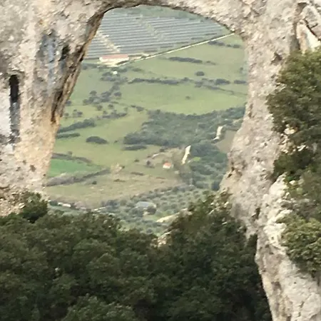 Dom wakacyjny Sa Domu E Muru Galtellì